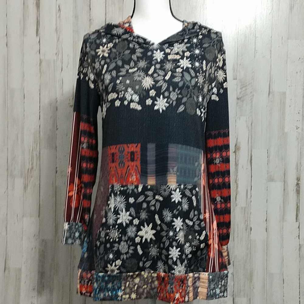 NWT Lily Hooded Tunic